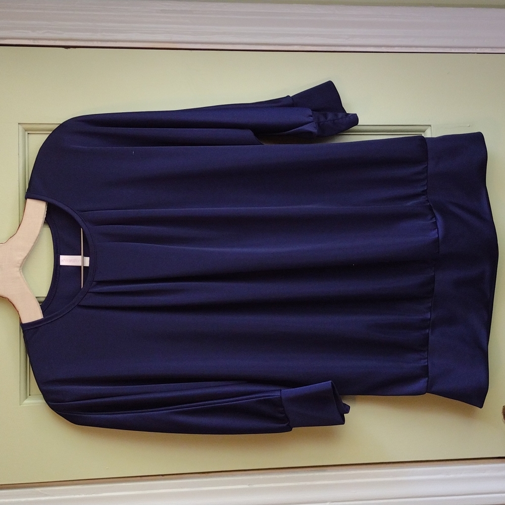 Xhileration navy medium lightweight blouse
